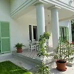 Rosa Centre