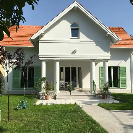 Villa Rosa Centre *