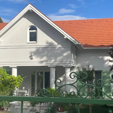 Rosa Centre Villa